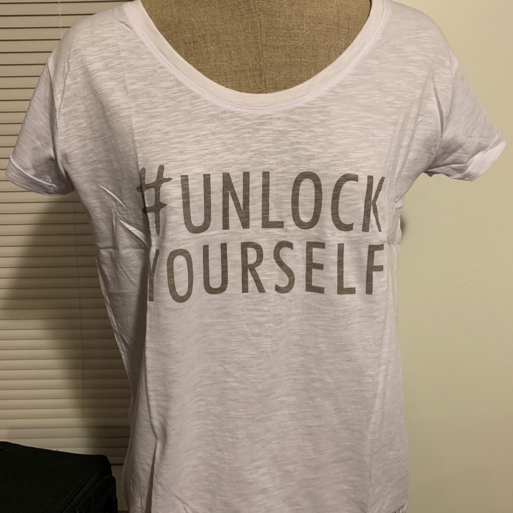 Exclusive UNOde50 T-shirt